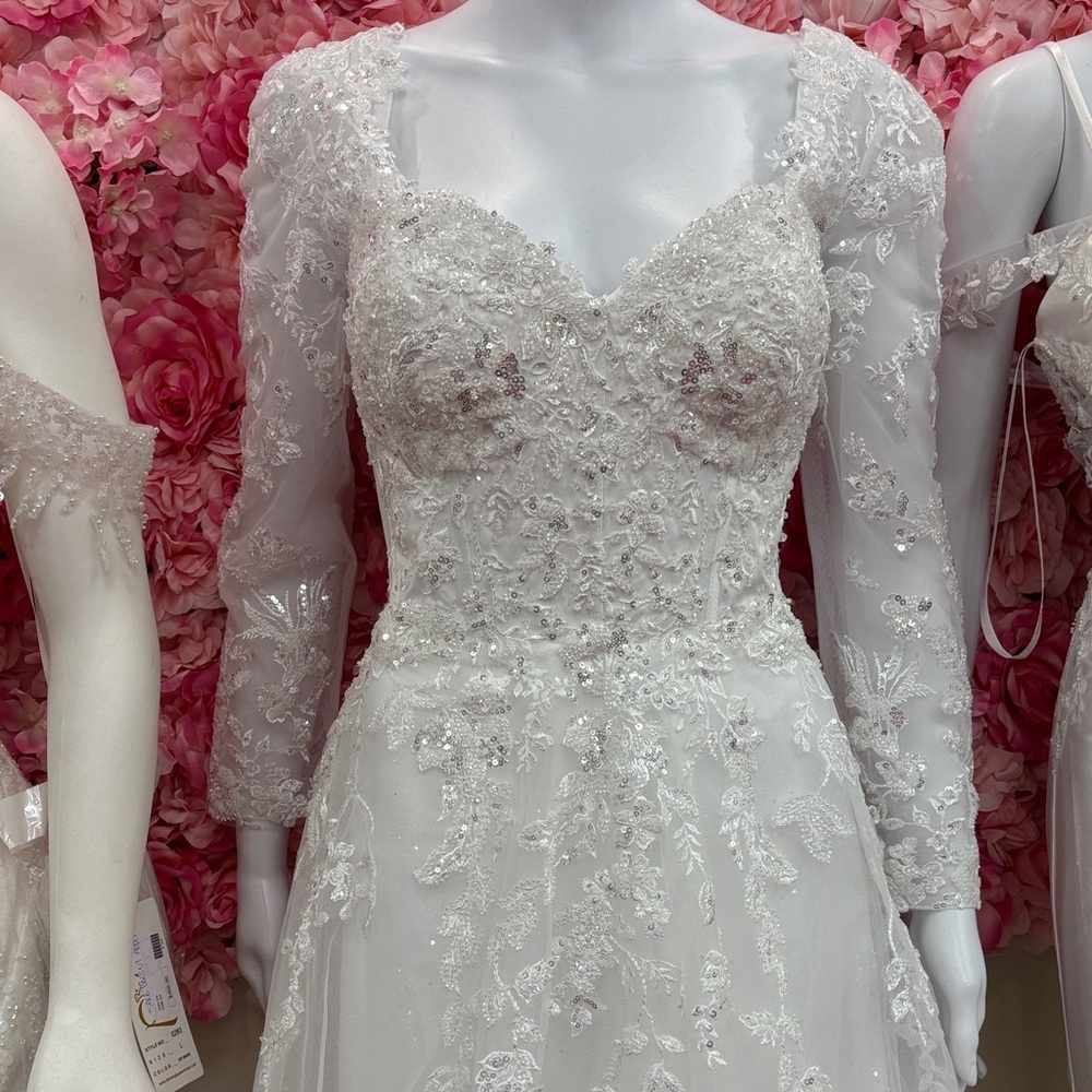 Dancing Queen White Lace Wedding Dress